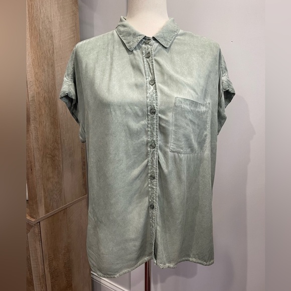 Velvet Heart Washed Brown Button Up Collared Shirt - Picture 2 of 7